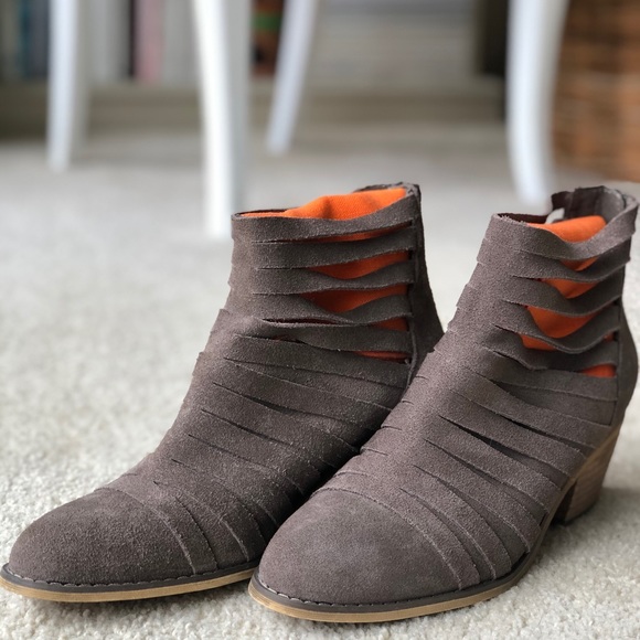 Carlos by Carlos Santana Booties - Picture 4 of 5